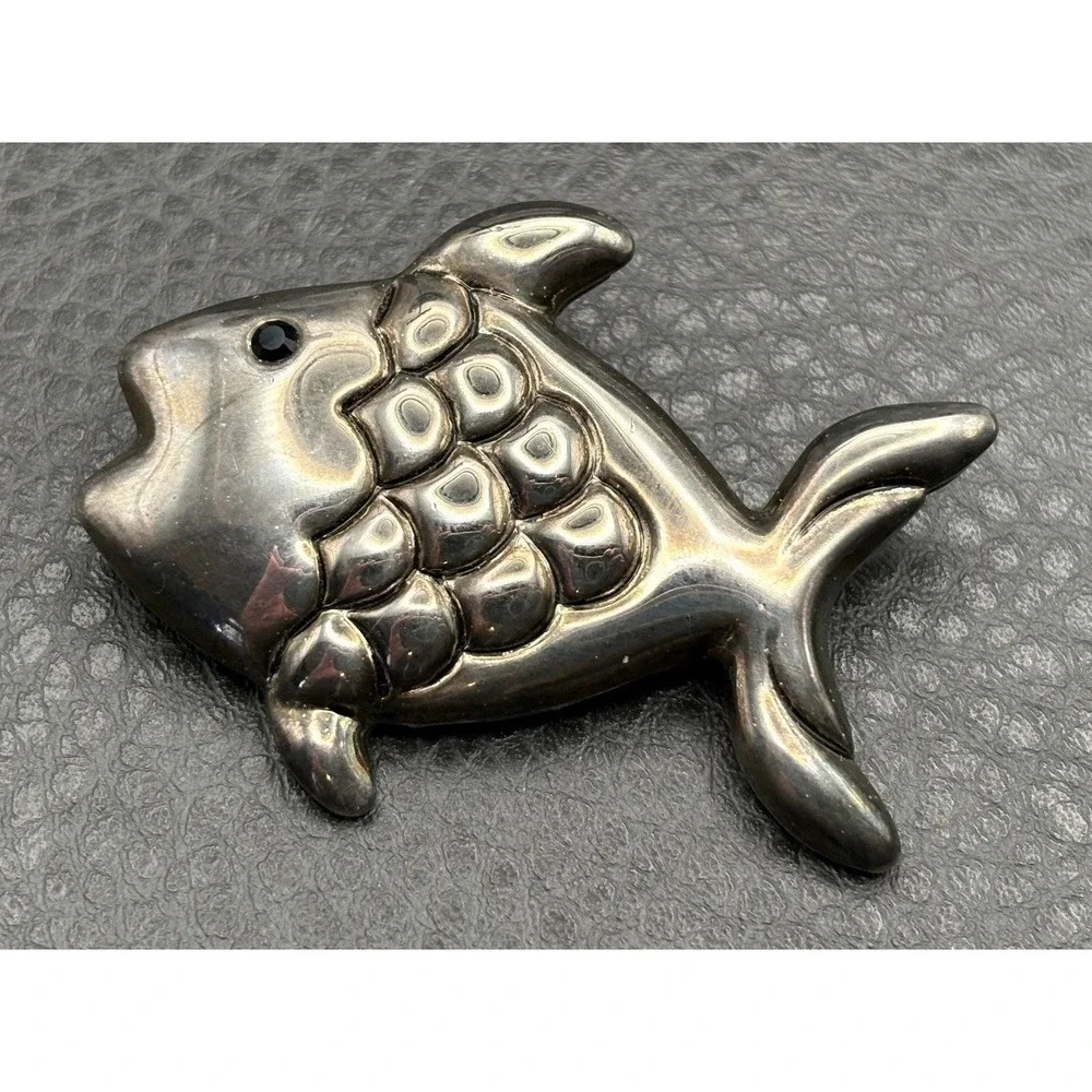 Vintage Silver Tone 3D Puffy Fish Brooch Pin Pendant